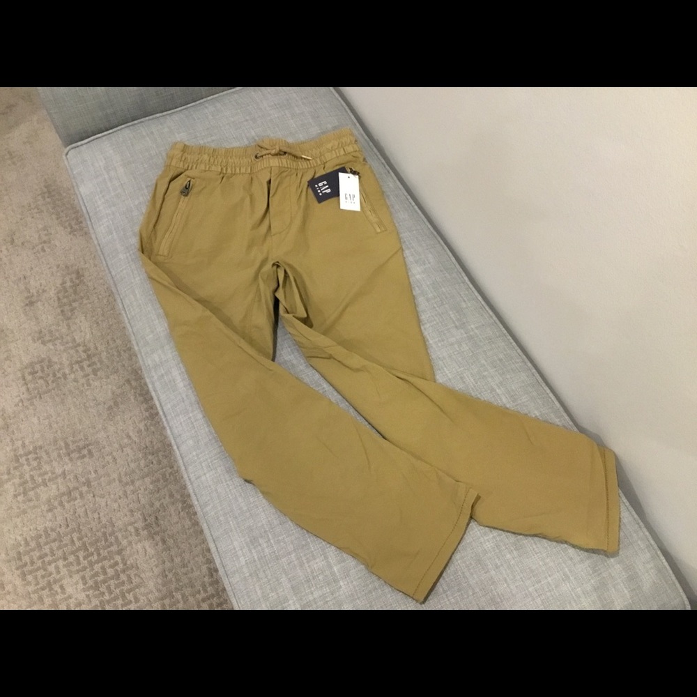 NWT Gap Quick Dry Pants
